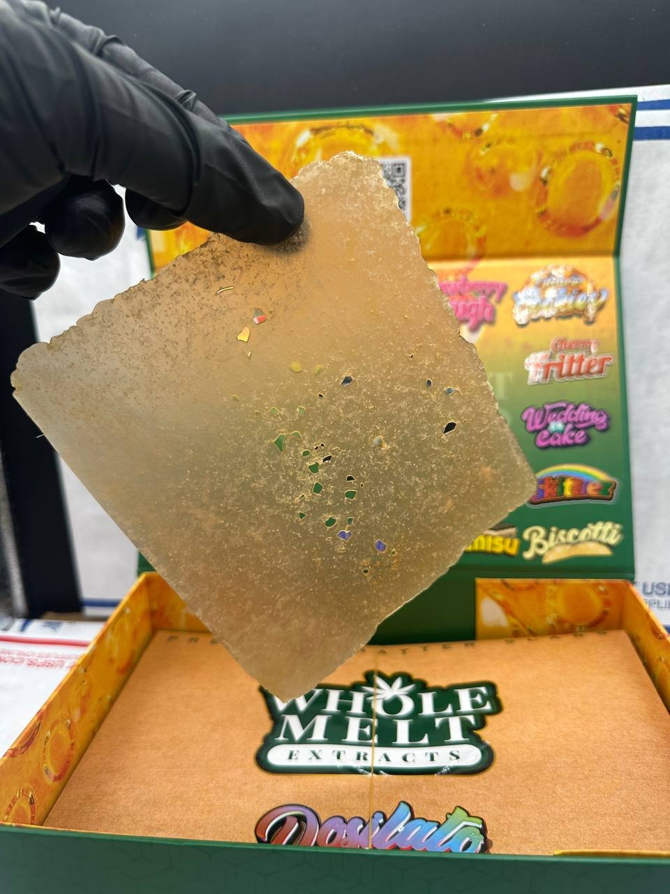 AUTHENTISCHER WHOLE MELTS SHATTER
Aus einer Hand